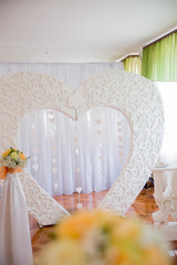 arch in the shape of heart for the wedding ceremony