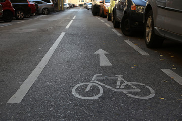 fahrrad weg auf der strasse in wien