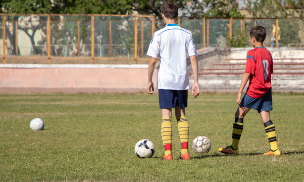 defocusing, training of children's football teams. equipment, football uniforms and balls.