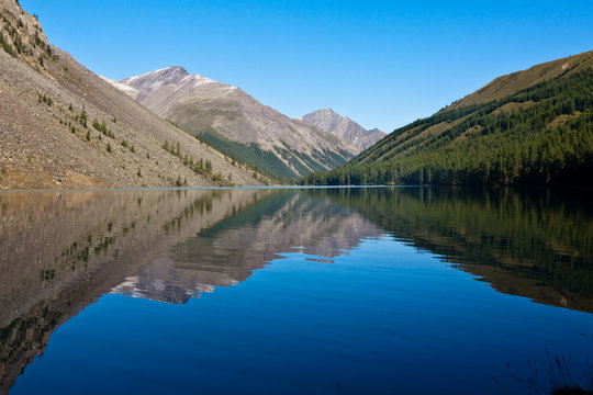 Озеро верхнее падозеро карелия. Озеро на н. Озеро на н. Снт восток куровское. Озеро на н.