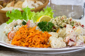 assiette composée de crudités