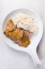 roast beef with mushroom gravy