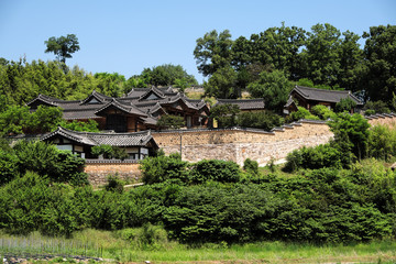 Fototapeta na wymiar Old traditional Korean folk village hillside