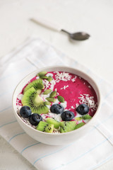 Smoothie breakfast bowl