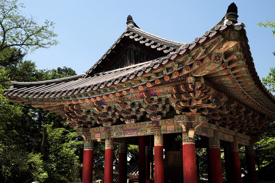 Korea bulguksa unesco buddhist temple bell pagoda roof