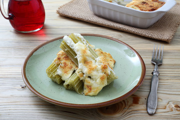 cardoni gratinati in forno con parmigiano