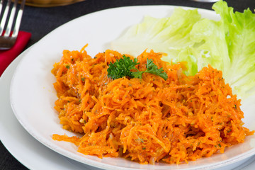 assiette de carottes râpées