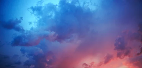 Crédence de cuisine en verre imprimé Ciel Ciel rouge avec des nuages bleus