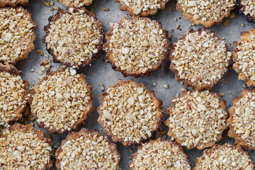 Cakes on a spacing in large quantities.