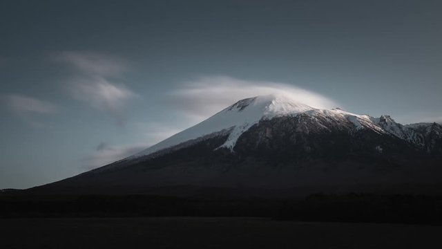 ４Ｋ アート タイムラプス 春の岩手山 牧草地 その２