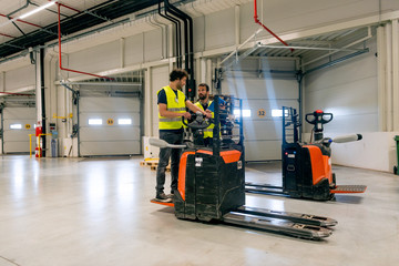 Learning how the forklift works