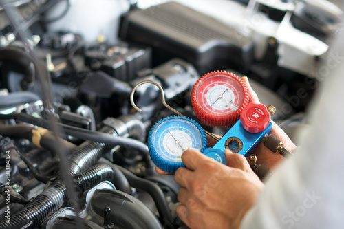 Check Car Air Conditioning System Refrigerant Recharge Check Car Air Conditioning System Refrigerant Recharge