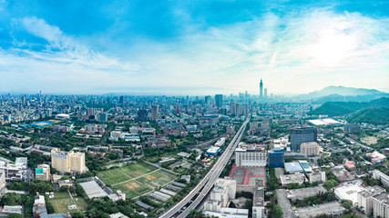Fototapeta premium Skyline of taipei city in downtown Taipei, Taiwan.