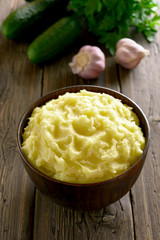 Mashed potatoes in bowl