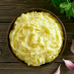 Mashed potatoes in bowl