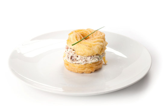 Zeppole salate farcite con ricotta, salame e pomodorini	