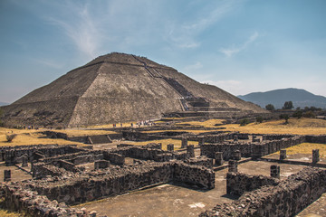 Fototapeta na wymiar Piramide de Teotihuacan
