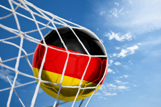 Fussball mit deutscher Flagge
