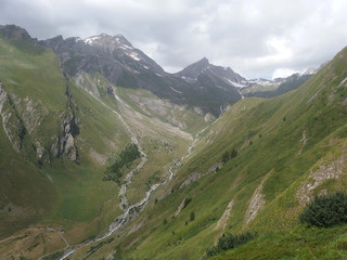 Alpy, Włochy, Tour du Mont Blanc, po drodze ze schroniska Rif. Frassati do La Salle - góry i...