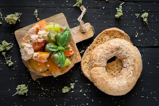 dried bread called freselle