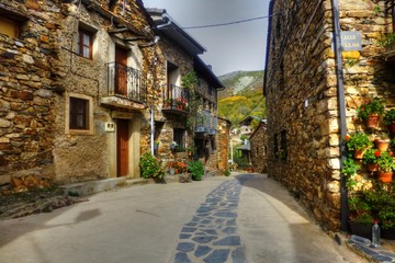 Valverde de los arroyos en otoño. Pueblo de Guadalajara (España)