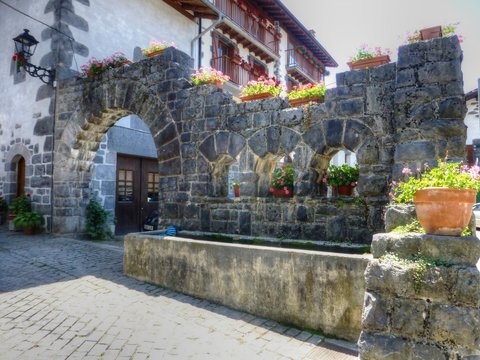 Leitza. Pueblo de 7 apellidos vascos en Navarra cerca de Pamplona, Espa&ntilde;a