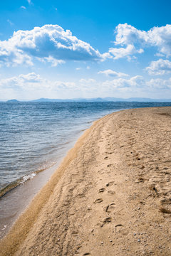 琵琶湖の砂浜