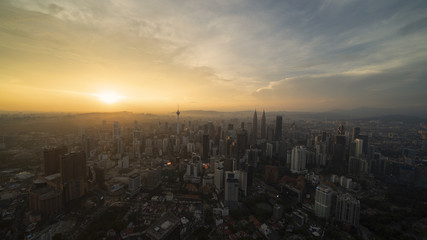 Fototapeta na wymiar Dramatic cloud over the city of Kuala Lumpur