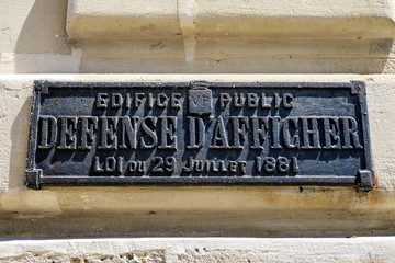 édifice Public défense d'afficher loi du 29 juillet 1881