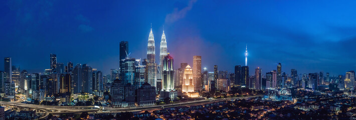 Obraz premium Kuala lumpur skyline at night, Malaysia, Kuala lumpur is capital city of Malaysia