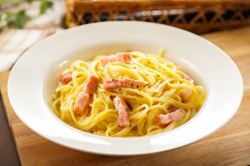 パスタ　カルボナーラ