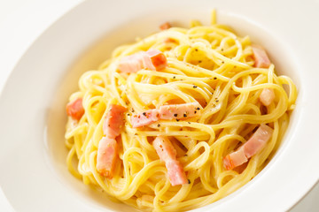 パスタ　カルボナーラ