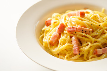 パスタ　カルボナーラ