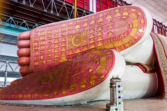 Reclining Buddha of Chauk Htat Kyi Pagoda, Yangon, Myanmar