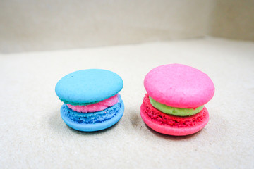 Mini macaron blue and pink