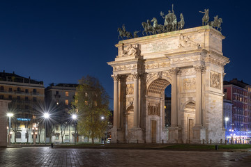 Fototapeta na wymiar A view of the Arco della Pace monument in Milan during an evening