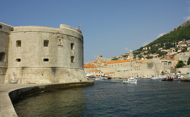 Fuerte San Iv&aacute;n y Puerto antiguo de Dubrovnik, Croacia