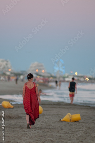 Promenade à La Plage à La Grande Motte Stock Photo And