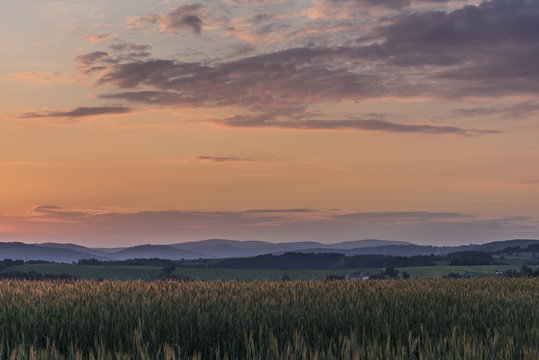 Color sunset near Roprachtice village © luzkovyvagon.cz