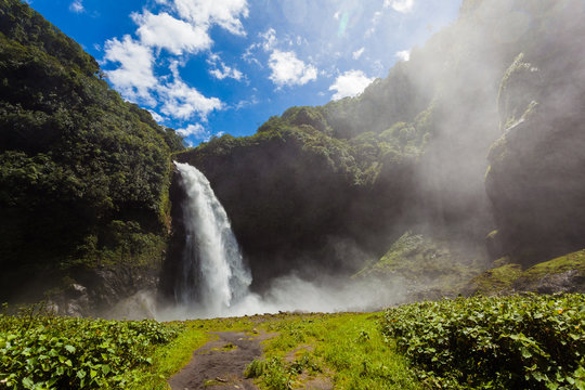Cascada R&iacute;o Malo, powerful and huge waterfall of white water in El Chaco, Napo province
