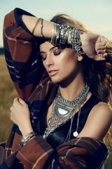 Afwasbaar Fotobehang Gypsy stijlvol vrouwelijk model
