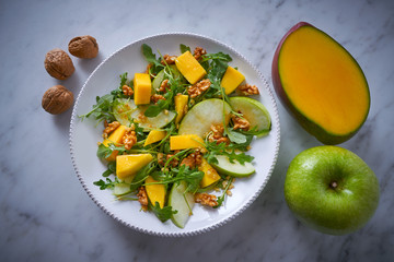 Arugula mango and apple salad healthy