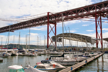 Przystań w Lizbonie © mirame111