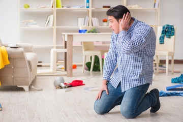 Man found his house after burglary robbed by burglars