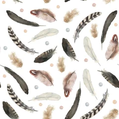 Tapeten Aquarellfedern Aquarell Boho nahtloses Muster von Federn und Perlen auf hellem Hintergrund. Indianisches Dekor, Druckelement, böhmische Stammesnavajo, Indianer, Peru, Aztekenverpackung