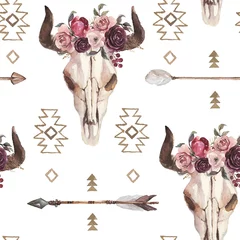 Behang Aquarel boho naadloze patroon van pijlen, stier schedel met hoorns &amp  bloemstuk op witte achtergrond. Indiaans decor, printelement, tribale bohemien navajo, Indiaas, Peru, Azteekse verpakking © Veris Studio