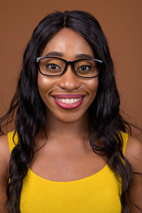 Obraz premium Portrait Of Beautiful Young African Woman