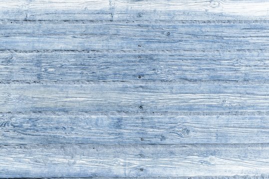 holzbohlen mit N&auml;geln blau