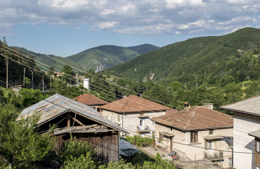 Fototapeta na wymiar The village of Smilyan is one of the oldest settlements in the Middle Rhodopes. It is located 15 km southeast of the regional center - Smolyan. There are rock climbing routes in the area.