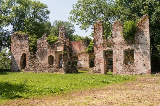 Schloss Putzar - Ulrichsbau - Ruine - Außenansicht